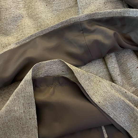 Kasper 3-piece lined light brown skirt suit. Size 12. Slightly worn. $40 - Picture 5 of 6